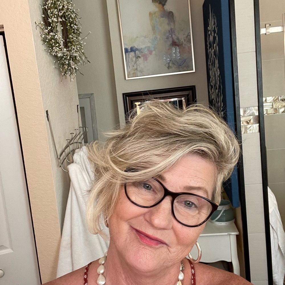 Meet your Posher, Paula